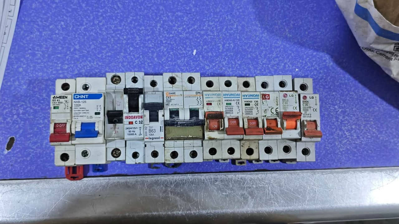 مجموعة سويجات كهرباء 

بورد كهرباء

جوزات 

كلهم على الفحص وبيهن ضمان .

التواصل اتصال او واتساب 

*********** كربلاء, العراق
