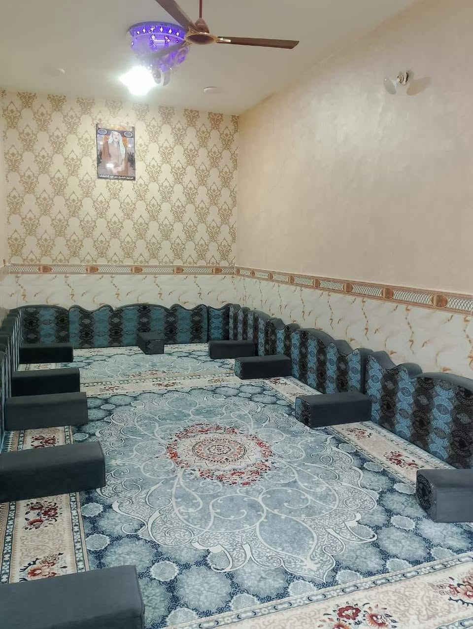 بيت ٢٠٠م بالموحيه مقاطعه ٣٧ على ساحه طابق واحد ٢٩٠ للتواصل *********** بيه واتساب
