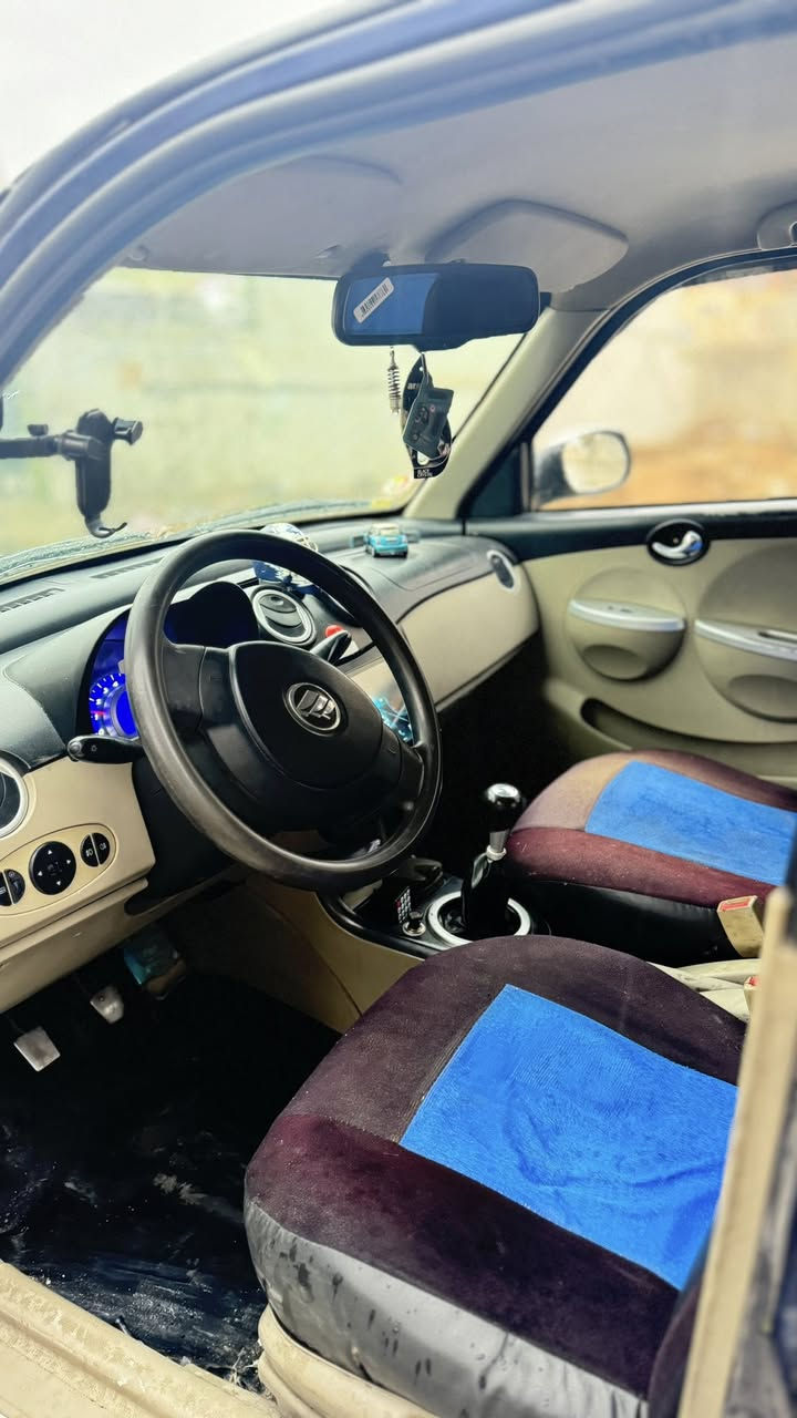 السلام عليكم
سيارة ليفان للبيع 2013

السيارة باسمي كابون بيها 

مصبوغ حزام بدون دواخل

السعر 38

***********
