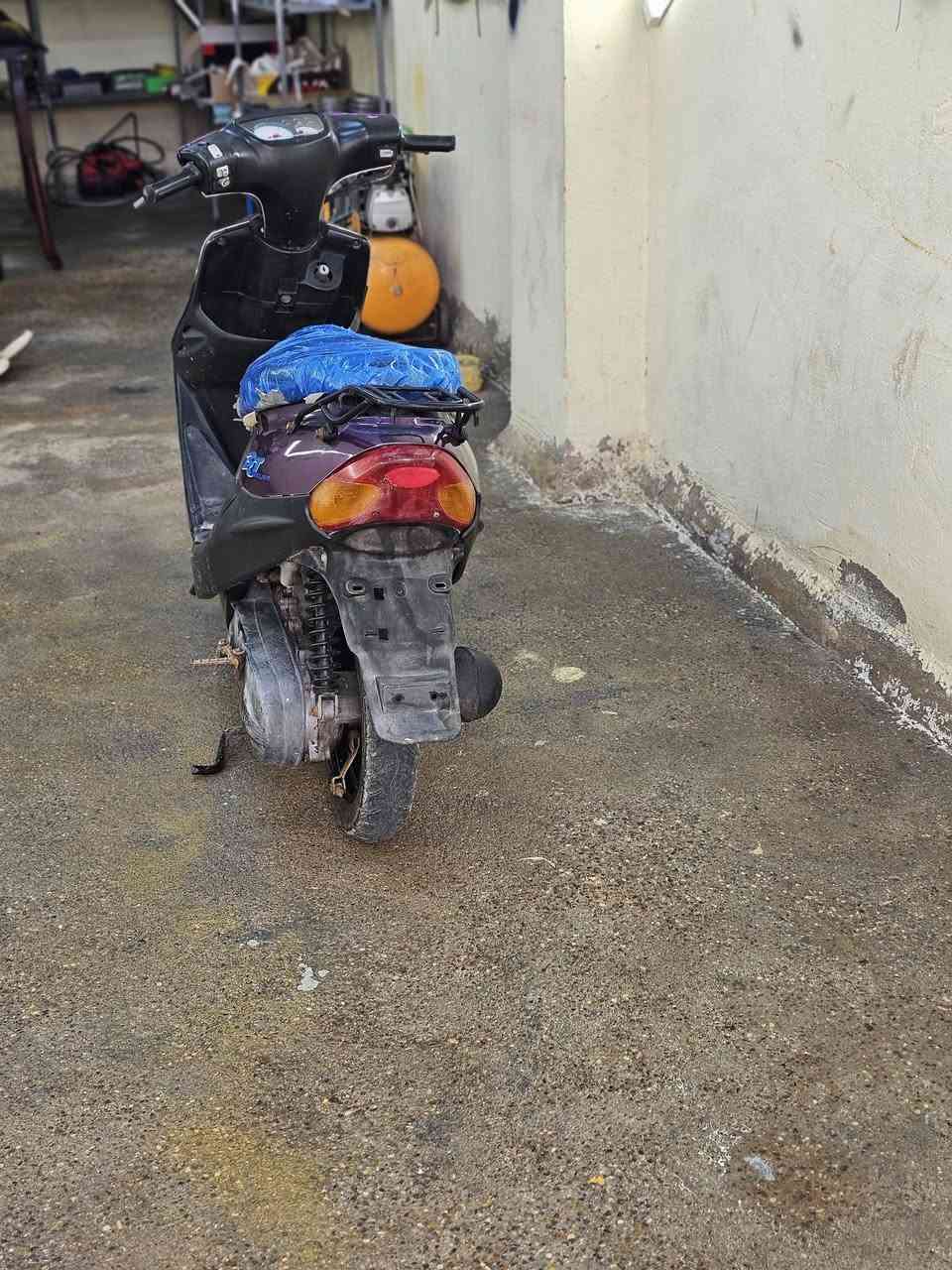 سلام عليكم يوماهه 9زروف دراجه جديده كهربائيات بلاديه  مكينه مفتوحه  دراجه نكره مكاني ميسان كميت *********** 
سعر 375وبيهه مجال
