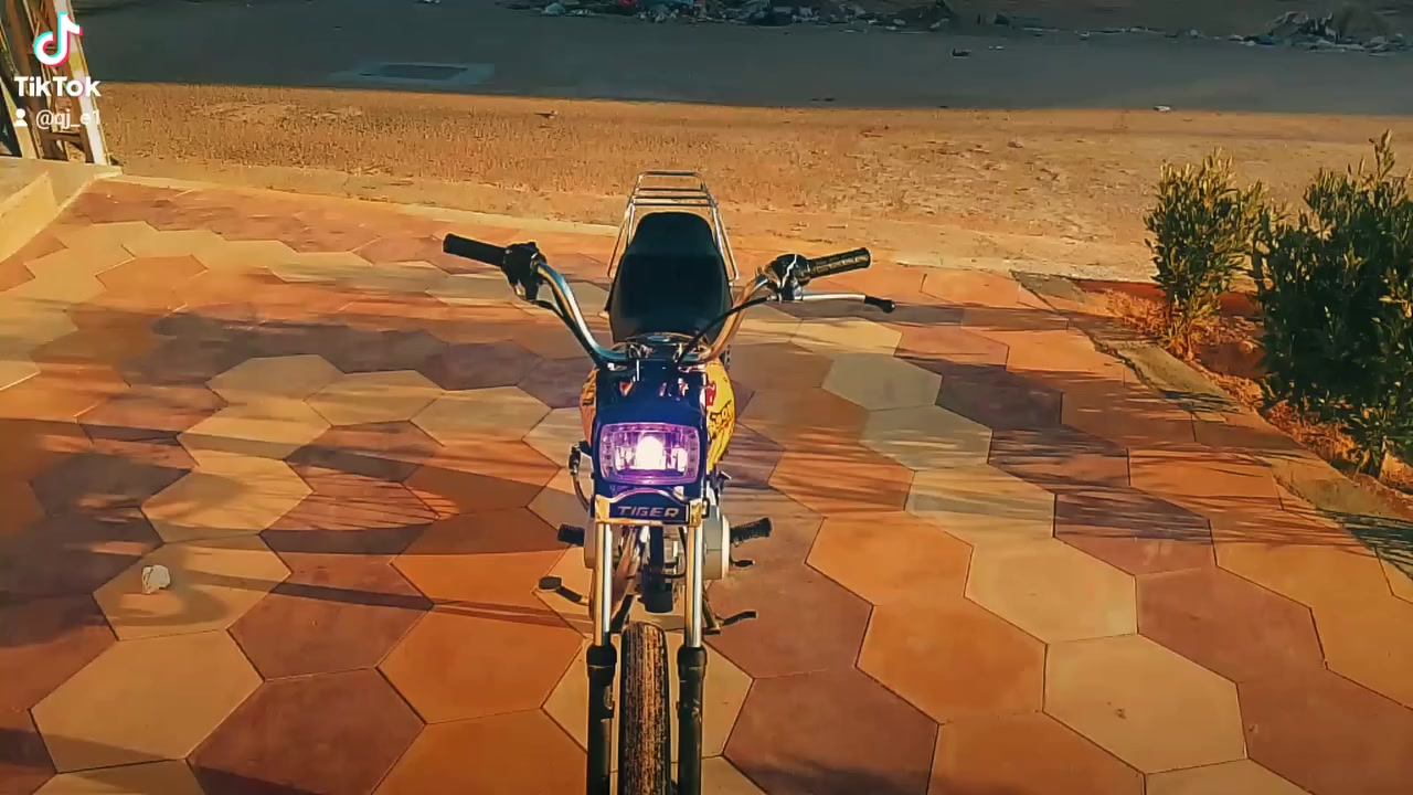 سلام عليكم  اربعه گير موديل21 كلك مكفوله من لشارع رقم شاصي وبليته مودلي 19مكينه ارشه نضيفه نضافه 80/100  نقصه بس بستم لسعر 325وبيه مجال حگ لجيه مكاني كربلاء الرقم بي واتس اب***********
