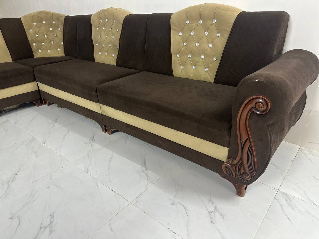 قنفه مستعمل 10 نفرات
السعر: 150 الف قفل 
الخشب ولاسفنج كلش زين درجه اوله
عنوان اربيل مامزاوه
يوجد عندنه توصيل في اربيل و موصل فقط
للتواصل ***********/***********
الرقمين عليهم واتساب
