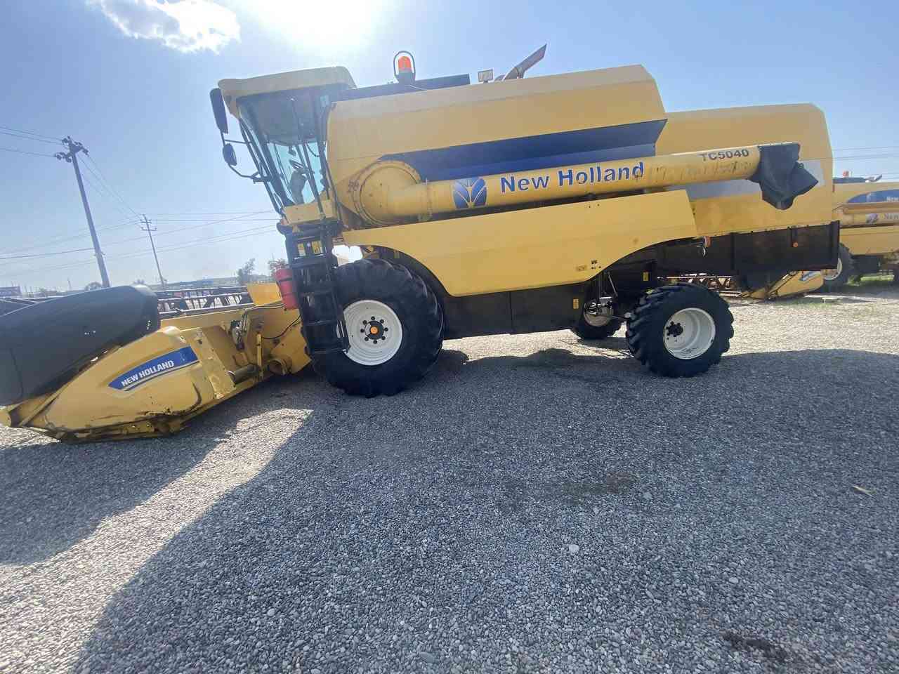 حاصودة للبيع
مواصفات :
*موديل 2014
*قايش 5040
*أوروبي بلجيكي اصلي
*مكفول كفالة عامة
العنوان : كركوك -قرب مطعم ميديا
رقم الهاتف :
***********
***********
New Holland
