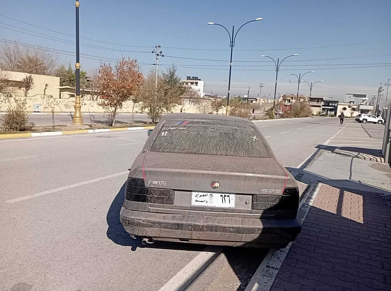 بیئێم بۆ فرۆشتن و گۆڕینەوە ١٩٩٣یە ئاڕمی سۆران بەشەرتی ئەوەلیات مەکینە ٥٢٥کەپسە گێڕ عادیە گێڕ مەکینە ئەکسل ئاڕم بەشەرت تەقەو ڕەقە بەشەرت سڵایتە لایت ئەڵقەیە زینۆنە ٢جام کارەبایە تاخوا حەزکا بەقوەتە ماڵی دۆستە ماڵەکە وەسفی ناویت خۆی دیارە ٢٥گەڵاو مەحمەلەیەکی برایانە ***********
*********** حلبجة, السليمانية
