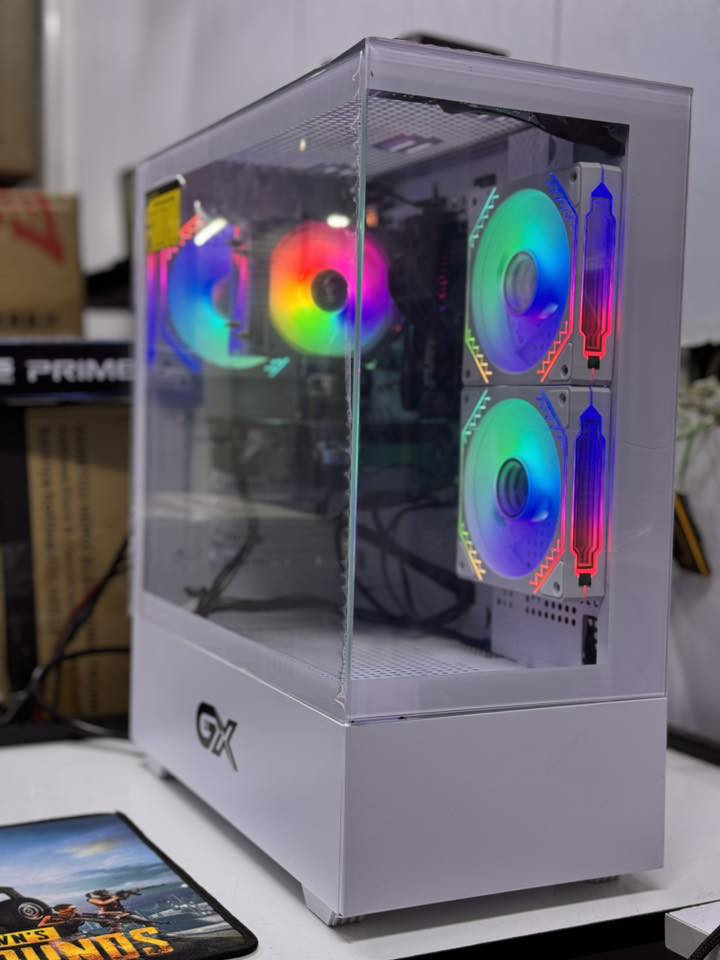 تحية طيبة شبابنا وحبايبنا 
تجميعة بمواصفات مرتبة وجديدة 
فقط كارت مستخدم مع ضمان ٦ اشهر 
R5 5500 
RAM 16 3200
RX6600 8GB 
M.B B450 ZEUS 
SSD256-HDD500
CPU COOLER RGB 
P.S FSP HV PRO 550W+80PLUS
CASE GX 3FAN RGB 
السعر ٦٥٠ الف سعر نهائي بدون عملة شبابنا 
متوفر توصيل لكافة المحافظات 
عنوان المكتب كوت المشروع شارع الحاسبات مكتب MEGA-TECHNLOGY
***********
