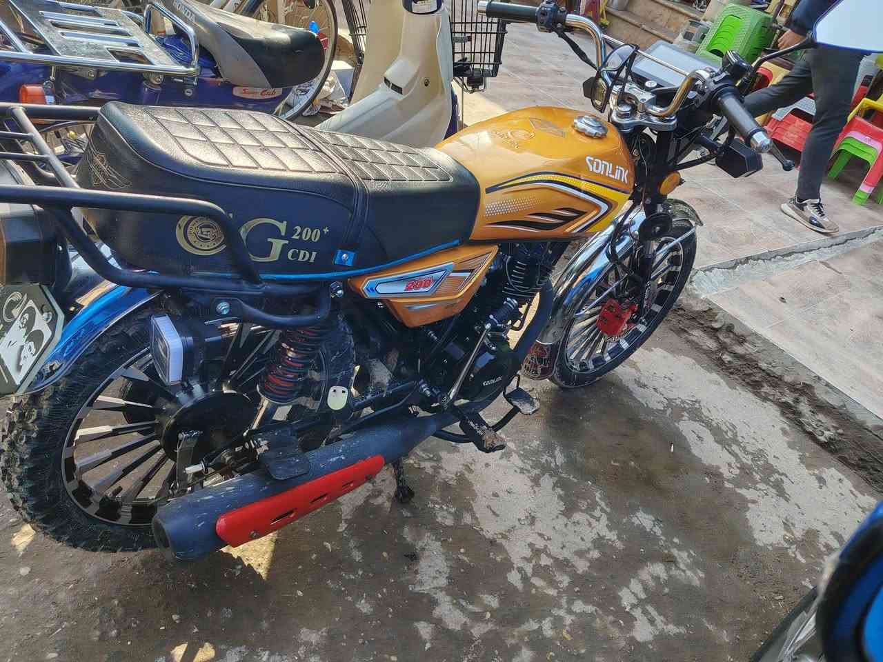 السلام عليكم دراجة سونك موديل 2025  محرك 200سيسي سلف تشغيل بصمه تحكم عن بعد
دراجة نضيفه  دشبول نص 📱يشتغل طافي 
اوراق بغداد
عنوان واسط العزيزية 
***********
