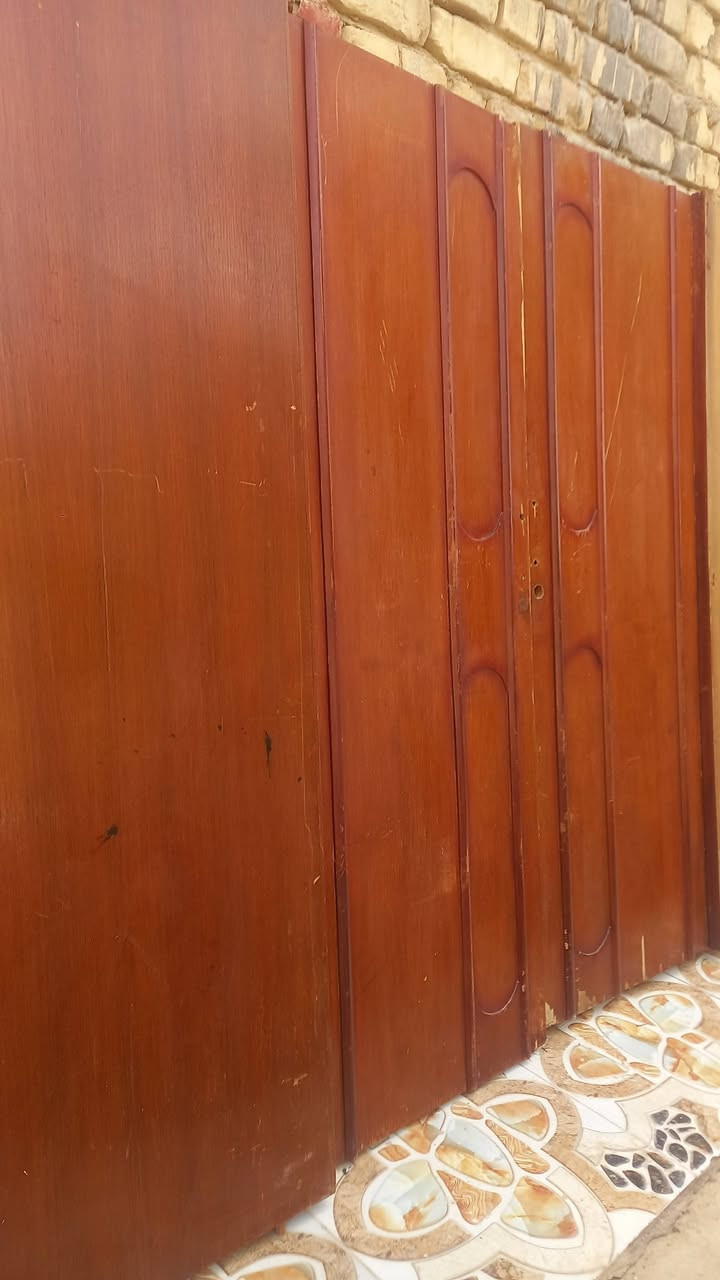السلام عليكم كنتور ابو خمس بيبان خشب صاج السعر ٩٠ سوق الشيوخ ***********
