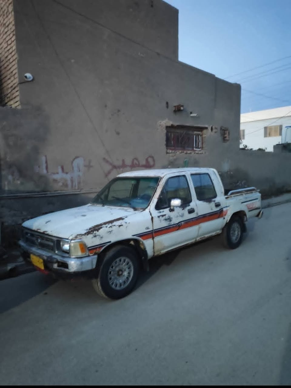 السلام عليكم 
بيكم موديل 1990
رقمه نجف صدامي 
تخم تاير  حداديه مكينه كير
العنوان ذي قار قضاء الفجر 
غير متواجد ع النت 
الاتصال ***********
