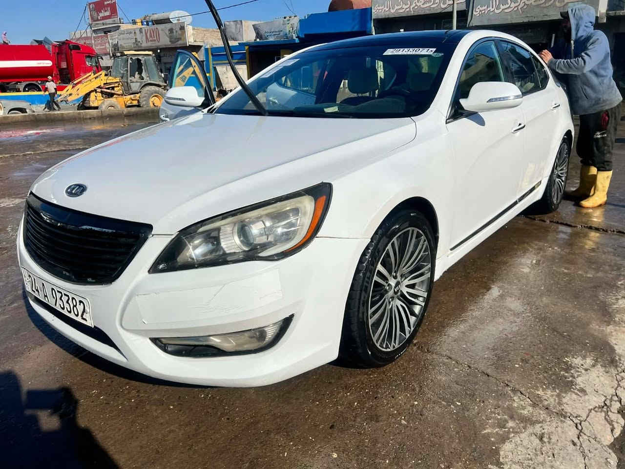 سيارة مال بيت 
السوك كل شي بيه والنظافة الها دور 
مواصفاتها : 
لمتد Vip ملكي 
بانوراما فتحتين 
محرك 3500 
ويل كب 17 
نظام ترحيب خارجي وداخلي ودشبول 
لد بلادي دشبول وابواب 
سستم بلادي انفينتي فول 12 سماعة وبلوتوث 6 اقراص 
بصمة 5 بصمات مع الصندوق 
تحكم ستيرن جهتين 
كروز سرعة قفل 
لايت عالي ناصي زنون 
اضائة داخلية تحت الاقدام بلادية 
تبريد قطعتين 
بردات خلفية بلادية وبرادات ابواب خلفية 
كشنات كهربائية امامية مع خزن ميموري وضع الجلوس
كشن السائق والستيرن نظام ترحيب عند الجلوس 
نظام ترحيب عند الترقب من السيارة 
اشارة بلمري 
شفط المري مع نزول المري عند الرجوع الى الخلف وضع الامان 
حساسات خلفية بلادية 
كامرة خلفية بلادية 
ضرر جاملق خلفي خلف السائق 
كير اوتماتيك مع كير عادي
بيع او مراوس 
السعر 125

 العنوان موصل حي العربي 
***********
