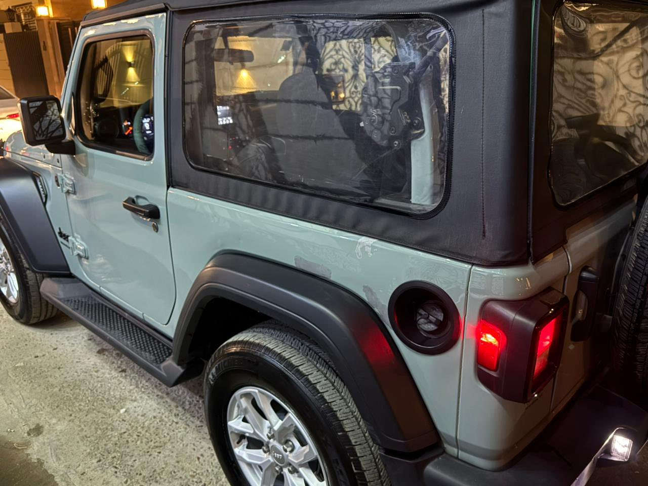 البيع.  22 الف دولار. ***********
