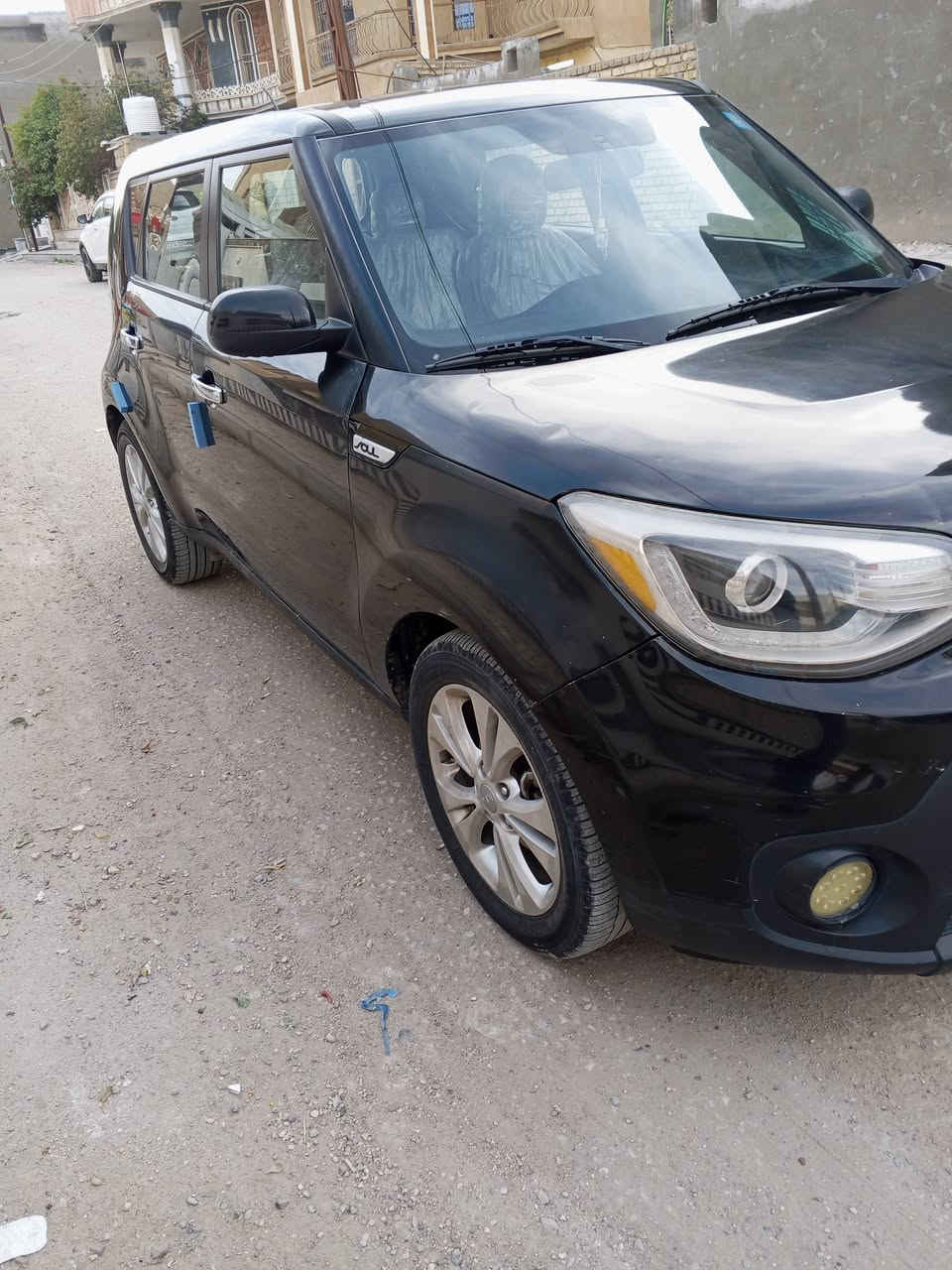 السلام عليكم كيا صول موديل 2015 مكينه كير حداديه تخم تاير تبريد شغال السيارة بيه  اتلث قطع صبغ مكينه 1600 رقم بابل تحويل مباشر ماشيه 114 السيارة جديده مال جناي داخل لونين السعر 99 بالعافيه عله الياخذه رقم الهاتف *********** اني مكلف بلنشر
