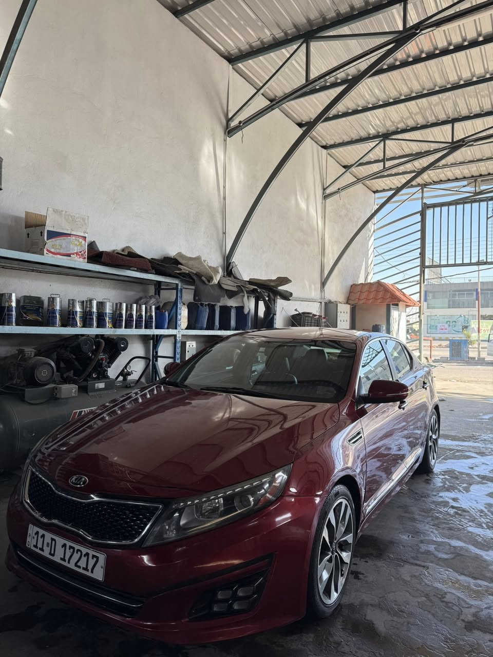 السلام عليكم
كيا اوبتما 2014 شكل ال 2015
وارد امريكي (sx)
بغداد رقم انكليزي الجديد (مميز) 
بأسمي مداور ثاني يوم 
فول مواصفات ماعدا البانوراما
كرسي السايق كهرباء 
اربع بصمات 
الداخل جلد اسود 
دشبول كادنزه 
شفتات 
لد امامي خلفي 
زنون 
بلاجكتور بقلاوه 
ثلاجه بالجكمجه
كامره خلفيه
تبريد خلفي
الكاعيه مغلفها جلد 

محركها 2400 gdi
ضربتها جاملغ وبنيد وبيه قطع رش بسبب اللون كلير 
صور السونار مرفقه بالمنشور 

سعرها  108 وبيها مجال  
مكاني نجف رقم الهاتف ***********
