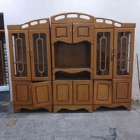 معرض للبيع • خزائن • سوق الشيوخ الشموع