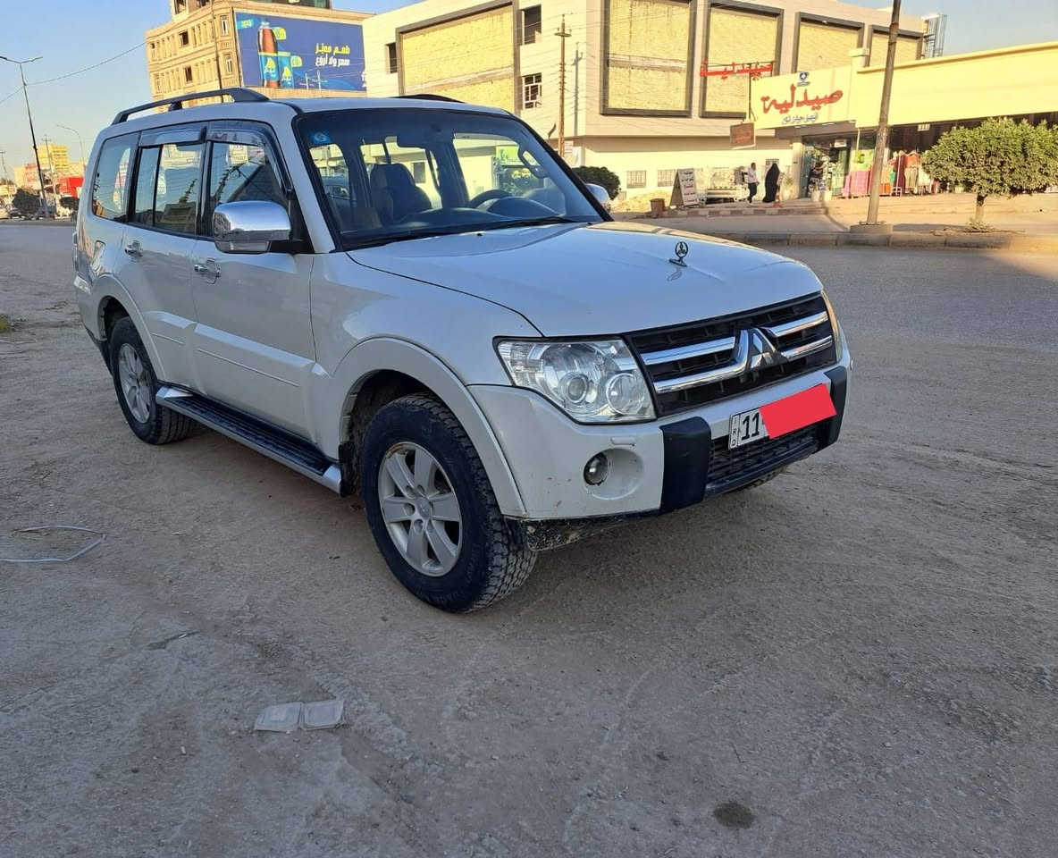 السلام عليكم 
باجيرو 2008 خليجي( فول مواصفات ) 
رقم بغداد دولي (انكليزي)
مكينة 3000
مكينة درجة اولى 
كير درجة اولى 
حدادية جديدة 
تبريد ثلج 
السيارة مكفولة كفالة عامة من الصبغ والضربة 
ما بيه اي نقص 
السعر 120 وبي مجال 
مكان السيارة الحلة/مركز الحلة / مقابل مدينة حمورابي السياحية 
للأستفسار الاتصال على 
***********
