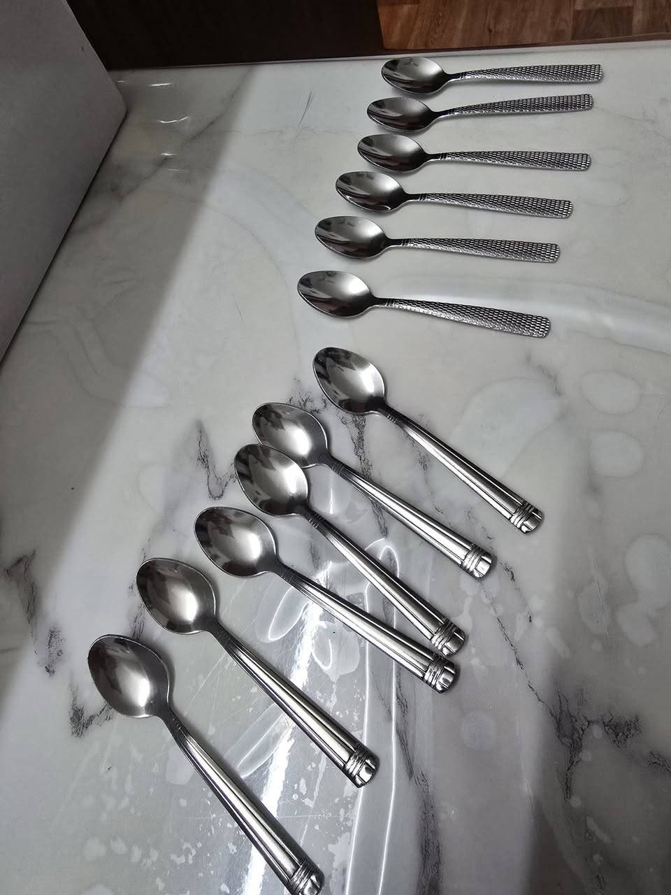 ملاعق اكل وشاي وجطلات   ستيل الثقيل  الاصلي 
عدد 6 قطع ب3   الف


**إذا كنت صاحب هذا الإعلان وتريد حذفه لأي سبب، رجاءا أرسل رسالة إلى الدعم الفني**