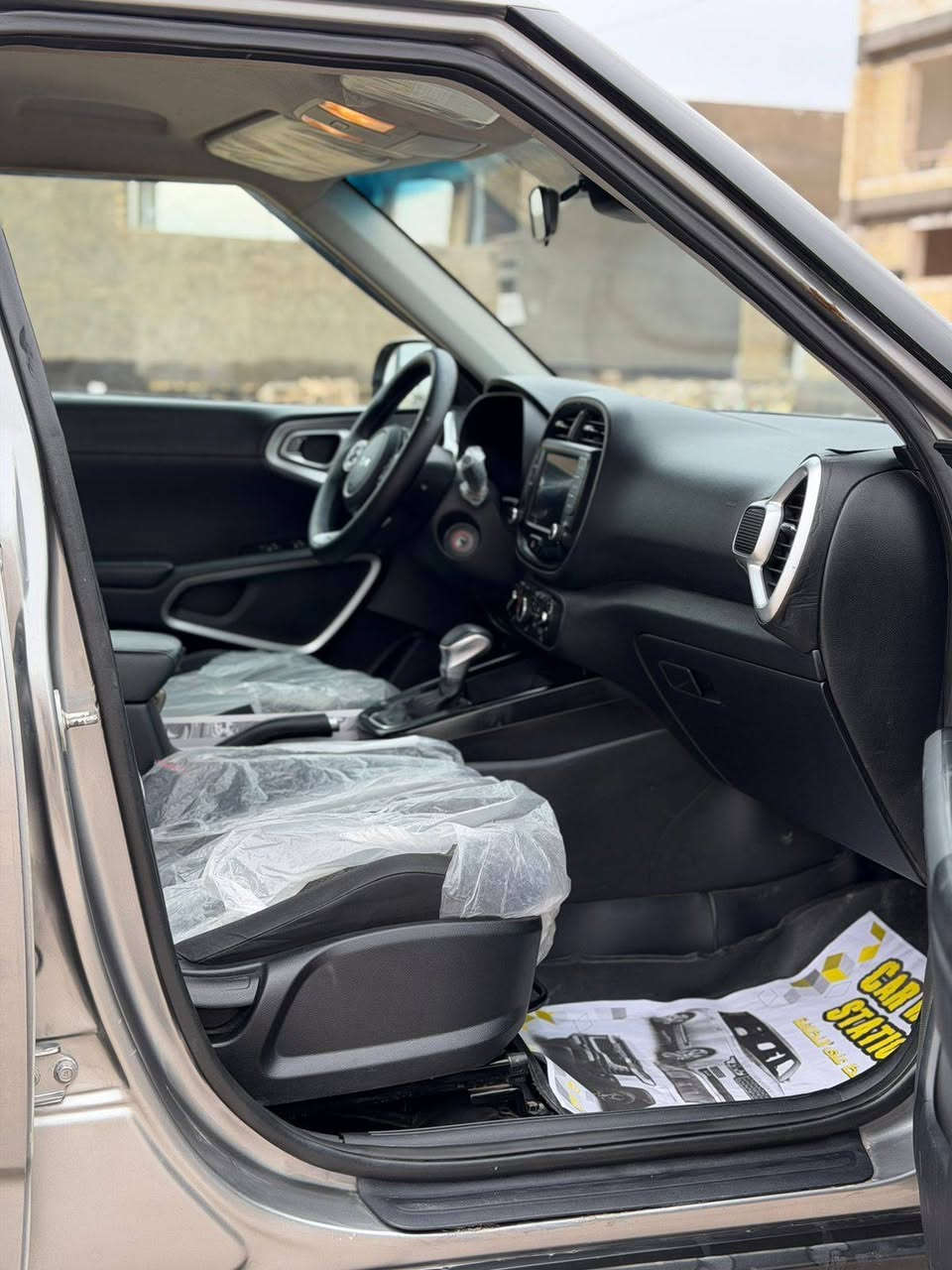 السلام عليكم للبيع 
 كيا صول موديل 2022
امريكي حادثها بابتين جهه اليمنى
 رقم بغداد 
ماشيه 61 الف
 مكينه 2000 مكفوله 
كير مكفول 
صدر امامي وخلفي جديد 
تخم تاير جديد
 باتري جديد 
نظامين قياده سبورت وعادي
اشاير بالمري
حساسات خلفيه
حساس ضغط الاطارات
رادار امامي وخلفي وجانبي
توقف ذاتي
مانع انحدار
نقطه عمياء
لايت عدسه
مانع انزلاق
كروز سرعه
تحكم ستيرن 4 جهات
تدفئه بالكشنات
تدفئه بالستيرن
تبريد ثلج
شاحن ويرليس
اوامر صوتيه
شاشه وكاميرا ابلاديه
شاشه كار بلي
مكاني بابل مشروع المسيب 
السعر ((128 )) ورقه وبيه مجال كلش بسيط 
للتواصل  ***********
