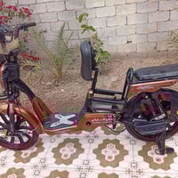 دراجه شحن نضيفه كلش البيع سعر300 شراي هذه👈رقمي07807979128