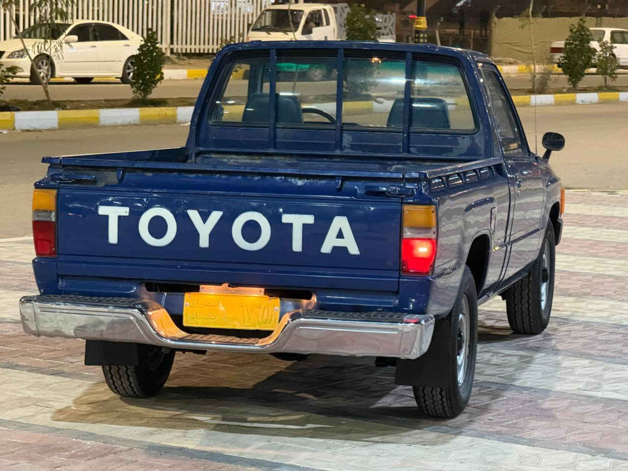 للبيع بيكم موديل 1985 رقم بغداد تحويل مباشر السيارة جديده وجاهزه بلاديه على وضع الشركة مكفوله كفالة عامه مكان السيارة ناصرية السعر 70 بيها مجال للاستفسار ع الرقم ***********
