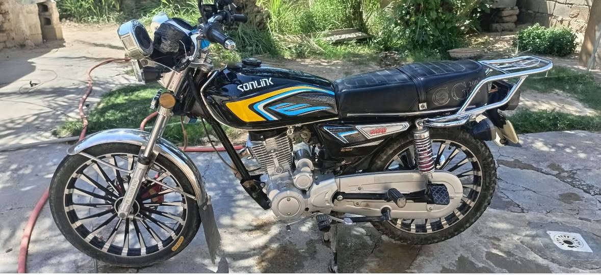 الدراجة للبيع السعر700وبيها مجال


**إذا كنت صاحب هذا الإعلان وتريد حذفه لأي سبب، رجاءا أرسل رسالة إلى الدعم الفني**