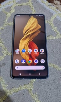 جهاز شارب R7 ذاكرة ٢٥٦ بس السيم كارت واكف السعر ١٠٠ ألف قفل ٠٧٧٢٢٦٧٧٣٨...