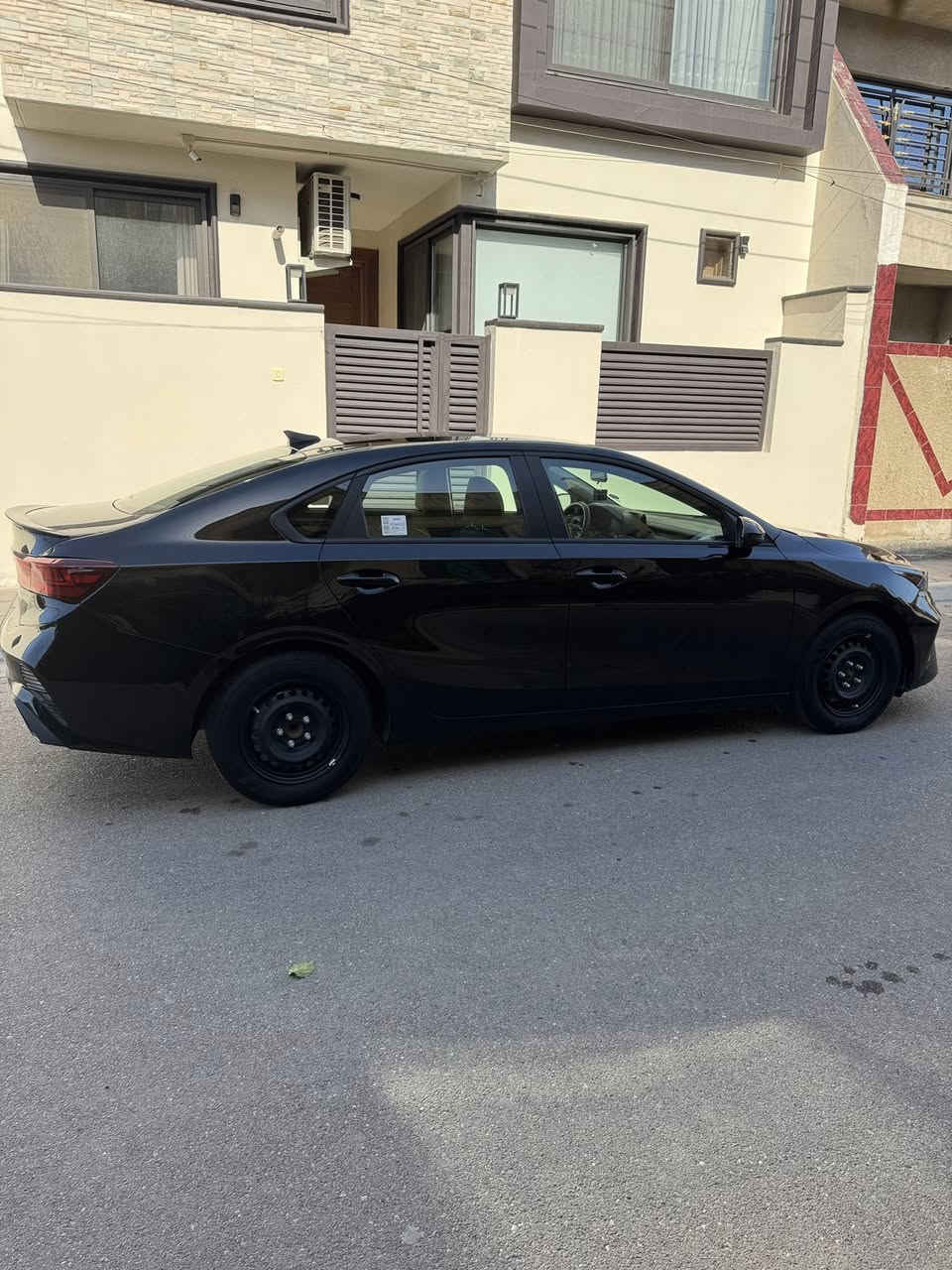 السلام عليكم
للبيع كيا فورتي ٢٠٢٤
كير ومحرك كفاله 
شاشه وكاميرا 
رادار
كروز سرعه وتحكمات
توقف ذاتي 
تحديد مسار
بدون صبغ دعاميه خلفيه مصبوغه فقط 
وبيها بارد قليل 
والسونار مرفق موضح كلشي 
وصور حادثها موجوده بالمنشور 
السياره ماشيه ٣٢ الف فقط
رقم بغداد دولي 
سنويه بأسمي 
السعر ١٥٣
مكان السياره بغداد حي الجهاد 
***********
