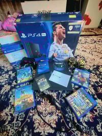 بلايستيشن 4 برو • هارد 1 تيرا • مع ألعاب أصلية