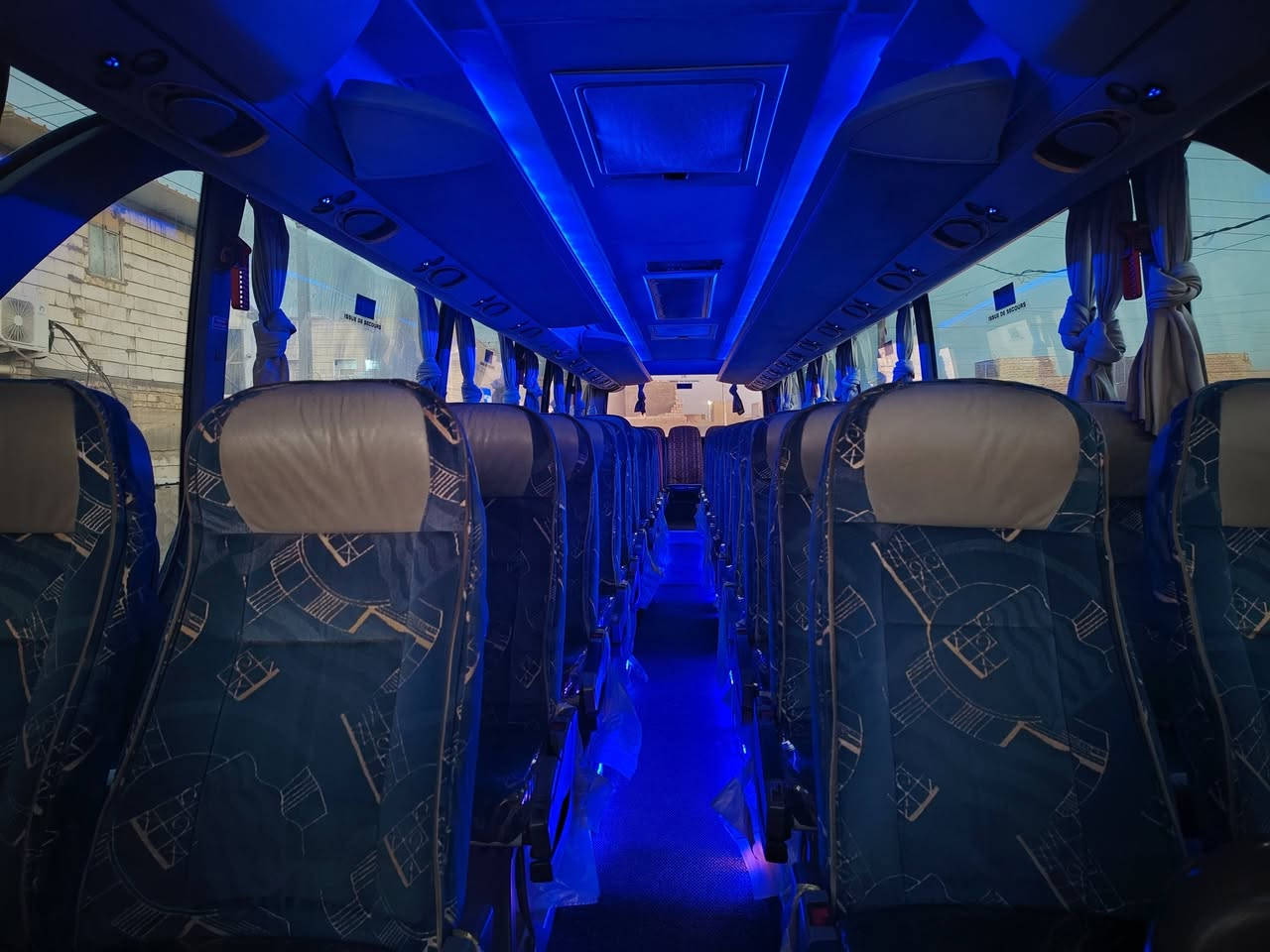 ام السيوف حجم 15رقم بصره بسمي لغايه ٢٠٢٩ هزه سياره خط وبحث رقم نكليزي اصل ٥١ نفر بلاد مسويها ٥٣ نفر عدا المساعد ثلاث ثلاجات تبريد زعانف ابو الخمسه تخم تاير اكلج جديد ست ويلات يم كريم الحداد نجف شاحنات على طول السياره جديده كلش مال جناي بيع مستعجل مراوس بسياره زغيره او كوستر ترهم سعرها ٩ونص وبيه مجال مكاني ذي قار ***********حجي علاء الرحال
