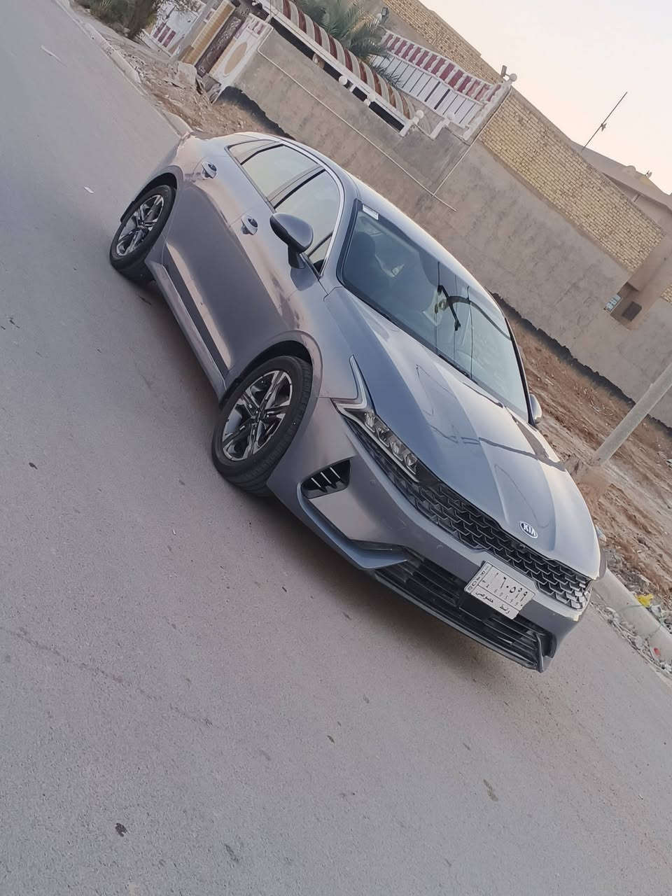 السلام عليك 
K5 للبيع السياره موديل ٢٠٢١ معوقين وبسمنه باقيلها ٦ اشهر وينفك الححز مالها  مكينه ٢٥٠٠ تيربو المرغوب بدون الدوانز جاهزه من كلشي كير مكينه تخم  تاير حداديه كله جديد تبريد حادثها مال اريكا جاملغ وبنيد فقط بدون دواخل وبدون دكت جاكوج رقم واسط السعر المطلوب ١٣٨ وبيها مجال 
العنوان واسط مركز المدينه 
اتصال *********** 
***********
