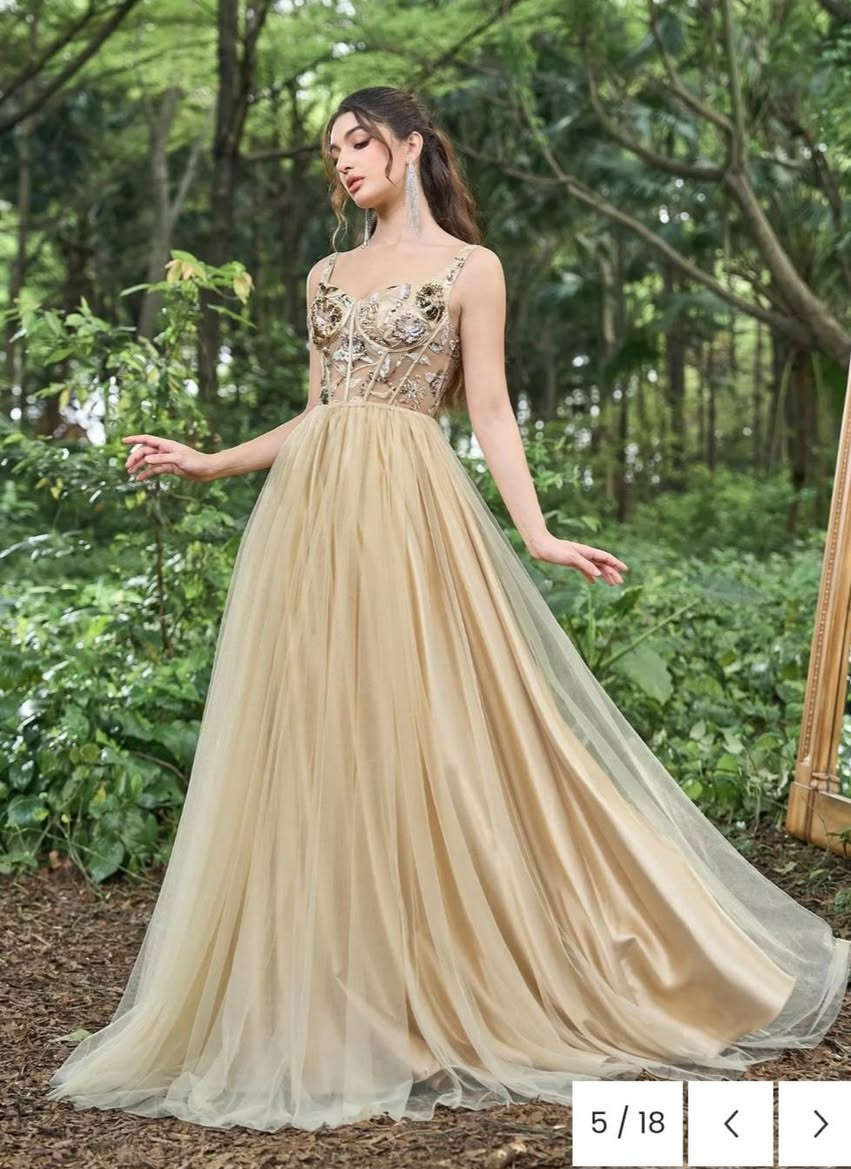 عروض وتخفيضات ناااااار 💰 ⬇️ بمناسبة شهر شعبان المبارك 🥰😍 يتوفر لدينا فستان مناسبات لون بيجي ذهبي للبيع (يرهم للمهر او الحنه) قياس لارج
يلبس وزن من 50 كيلو لحد 80 كيلو ،، يحتوي على مشد في الظهر ،، لونه بيجي فاتح الجزء العلوي يحتوي على ستراس لامع وقماش شفاف ،،  الفستان ملبوس مره واحده نظيف جداً جداً 
ب 25 الف دينار عراقي فقط يوجد توصيل لكل المحافظات .


**إذا كنت صاحب هذا الإعلان وتريد حذفه لأي سبب، رجاءا أرسل رسالة إلى الدعم الفني**