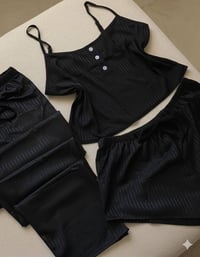 تراك نسائي • ٣ قطع • فري سايز