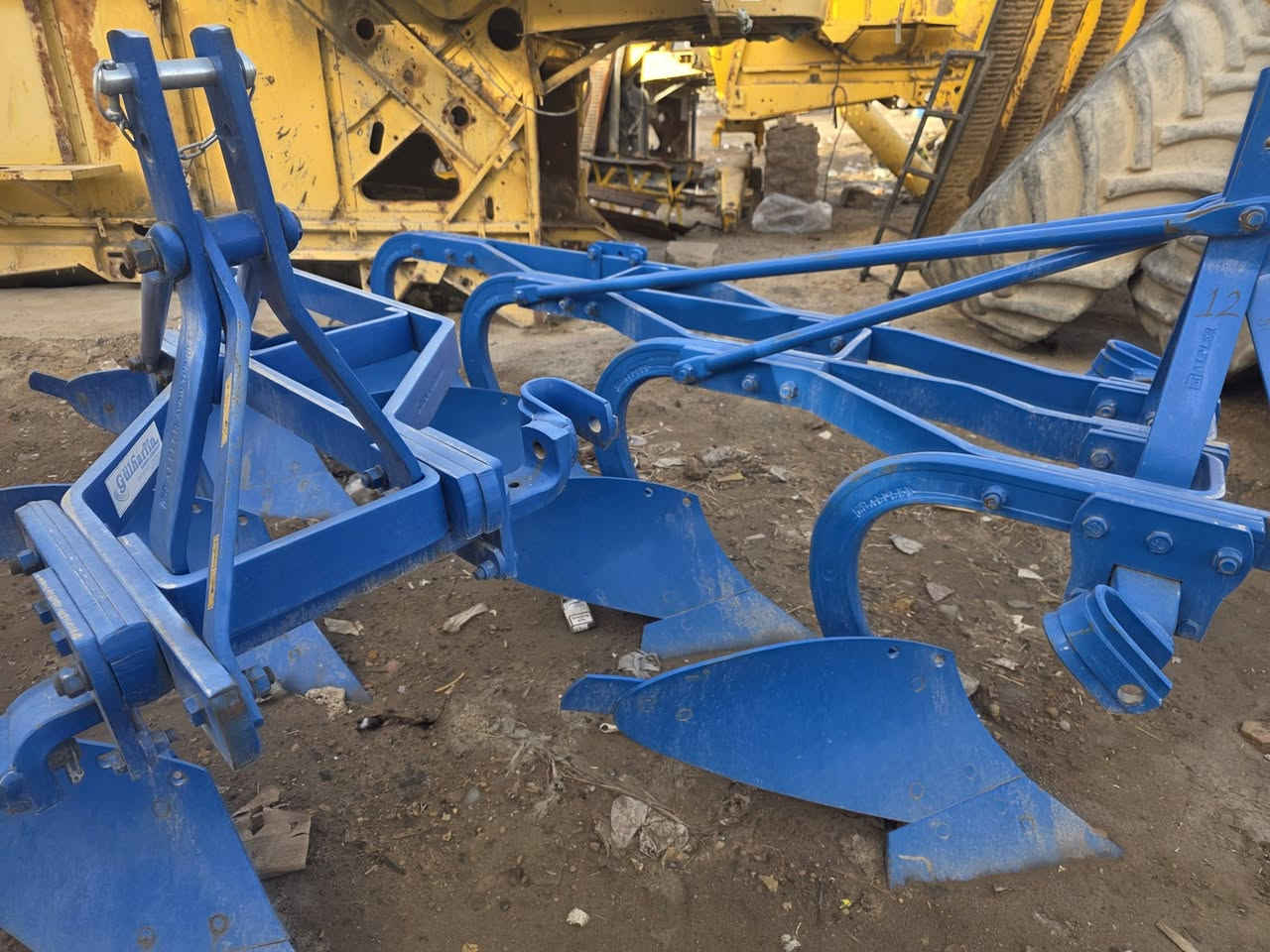 تتوفر في معرض أرض الرافدين..
جميع الآليات الزراعيه..
الجديده والمستعمله..
وكافه قطع الغيار الآليات الزراعيه..
المحاريث الزراعيه 
الطابعات ..وقالعات البطاطه 
المرشات الثابته والمتحركه 
الاستفسار اكثر الاتصال ***********
***********.عبدالله الدوغاني. 
***********ابو عبدالله الدوغاني..
العنوان الصويره معرض الرافدين
