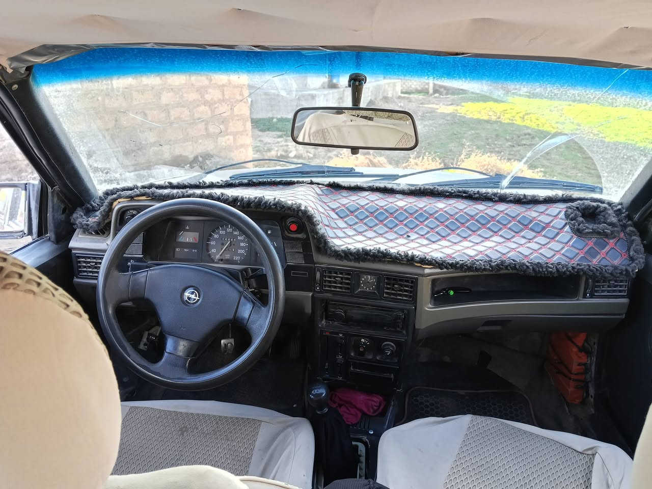 السلام عليكم للبيع اوبل كاديت 1992حجم 18رقم نينوى الماني مشروع وطني سنوية 2028بسمي شرط التحويل كيرومحرك 18بلادي شرط صدر تواير شرط كهربائيات كلها شرط السقفية بيها شضاية بالتحرير سيارة مال جناي جاهزةالسعر 20وبيها مجال  التصال ***********
