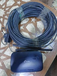 راوتر للبيع  مع واير 40 متر  نوعية اصلي ربل السعر 45 وبي مجال  للتواصل...