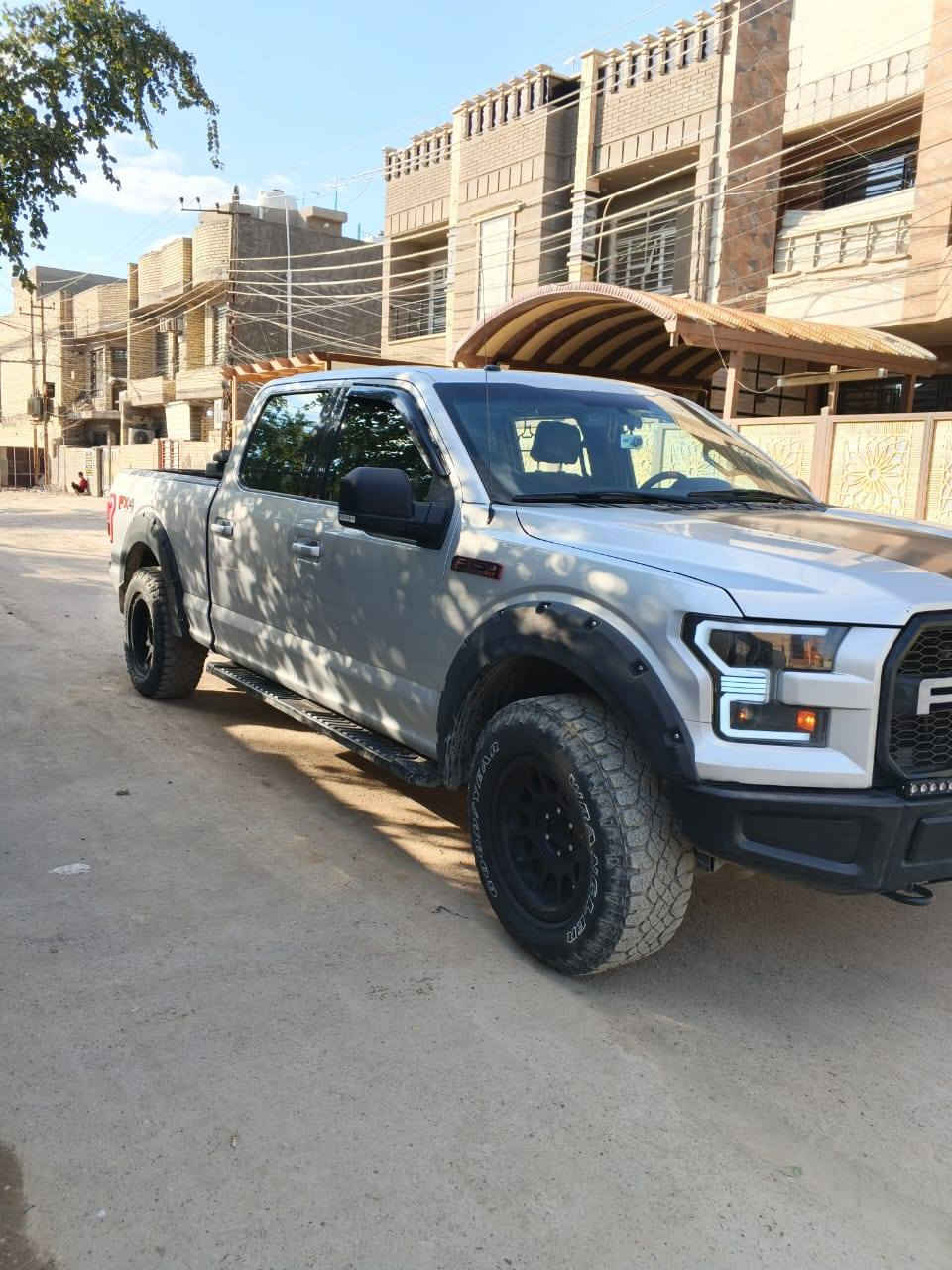 السلام عليكم 

فورد F150  2016

منضومه غاز 
تانكي أبو 100 لتر

محدثه رابتر بل كامل 

4×4 دبل إكسل 
قفل اكسل

رقم سليمانيه هزه جديدة 

فول مواصفات الأخير

السياره حادثه خشم البنيد والجمالغ 
نفسهن مرجعيهن وجوه البكلايت بيه 
شويه صبغ وسونار موجود
بدون ايرباك

مكينه  V8 5000

كير طرح 

درج بل باب الخلفي 

3 فئات قياده

تحكمات

بانوراما قطعتين 

تشغيل عن بعد

رادارات 

شاشه كبيره

تبريد قطعتين 

تدفئه كشنات 

منضومه زنون

السياره بيه بعد مواصفات و معروفه الفول مواصفات 

السعر 215

عنوان السياره 
بغداد الامين الثانيه
*********** للاستفسار
