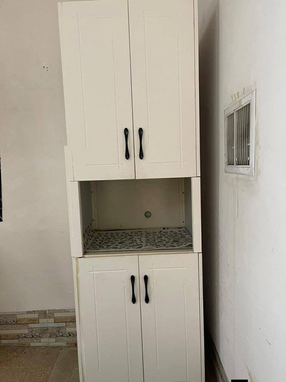 کاونتر المنیوم ابواب خشب بالن بریس  350 الف فقط  ***********
