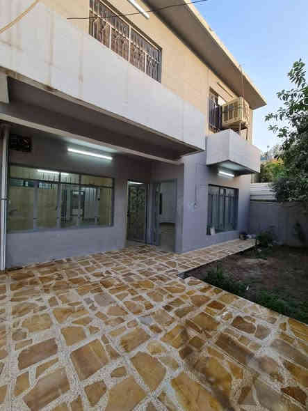 للأيجار الدار الطابق الارضي فقط🏠(المساحة220م)
الموقع الدار/حي البلديات قرب اعدادية حمص للبنات

غرفتين نوم وهول واستقبال واسعة ومطبخ وصحيات وحديقة وكراج 

(بدل ايجار الدار 450الف)

للأستفسار مراجعة مع مكتب الوطن للتجارة العقارات  
العنوان الموصل حي البلديات من جهة السكر قرب سانكو مول 

أو الاتصال على الارقام التالية 
كؤرك/*********** 
أسيا /***********
