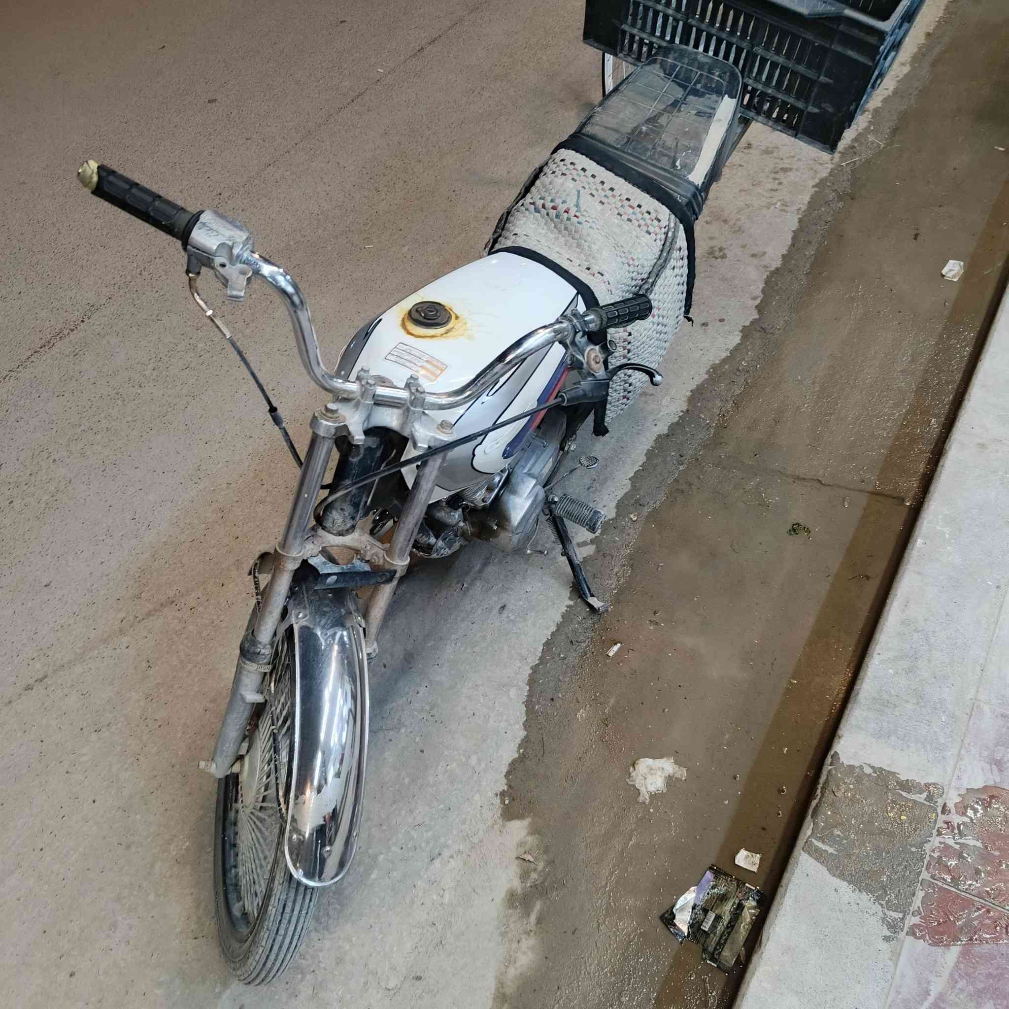 للبيع دراجه مكفوله سويج ليريده يتصل ***********
