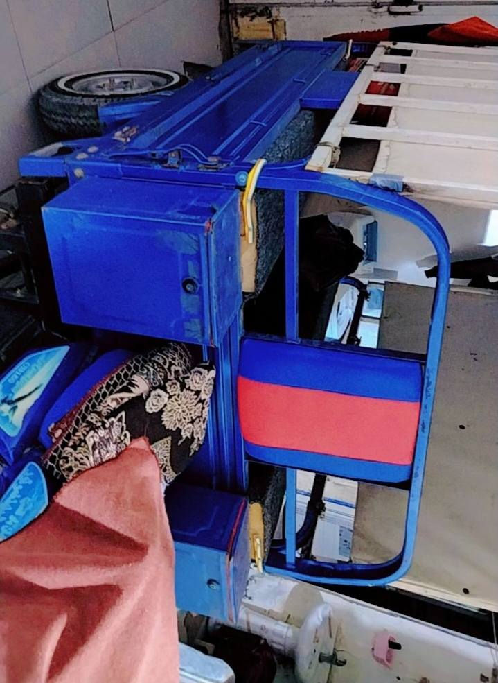 ستوته للبيع جاهزه ما عايزه برغي موديل 21 رقم قادسيه الماني مكان الستوته نجف السعر مليونين وبيها مجال شيء قليل للشراي هذا رقمي واتصل بيك خير وتدلل ما متواجد على الفيس ***********
