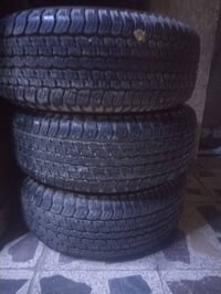 ٣ تايرات نوع تويو  يعني زوج وتك خوات نسبه النظافه ٩٠ ٪ حجم ١٨ / ٦٠ / ٢...