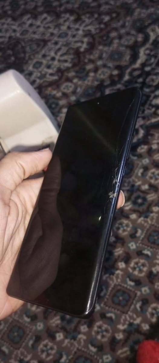 سلام عليكم ورحمة هونر اكس 9 بي ذاكره ٢٥٦ عشوائية ٢٤ جهاز فقط كسر بلحافه ومامأثر على شي ملحقاته كارتون وكيبل شحن المو شراي لايدخل خاص السعر 180 وبي مجال قليل الشراي مكاني قلعه صالح توصيل موجود *********** واتساب
