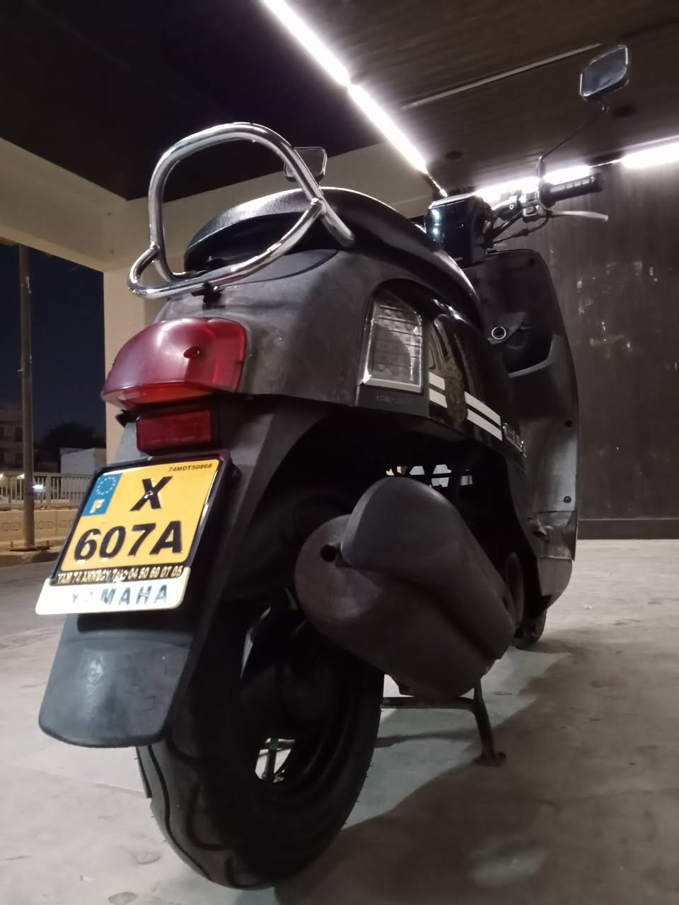 السلام عليكم شباب دراجة ماكس بوليسي البارحة نازلة رمبة جديدة بمعنة الكلمة ما مفتوح برغي واحد كلهه ابلادية وكلهة شغالة كابريتر سلف ابلاديات كفرات كلهه ختم وية المكينة وكهربايات كلهن شغالات كيلومتر كيج بانزين كلوب عالي ناصي سكن وية البريكات اشاير يمنة يسرة مابيهة نقص ابد العنوان بغداد باب المعضم ولا ستفسار ***********
