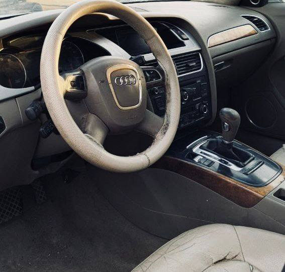 سلام وعليكم
اودي 2011 A4 للبيع او للمراوس وسعره جوه سوك بهواي اني ماخذه ب125 وهسه اريدها 70 

سياره فول 1/1 

بدون حادث واي ضرر فقط قطه صبغ 

سياره بيه مشكله العقل مال بصمه والبصمه واكفه 

رقم اربيل مصفره غرامات تحويل ثاني يوم 

واي نقص مابيه كله جاهزه بس عقل وبصمه تشتغل 

العنوان بغداد 

الرقم ***********
