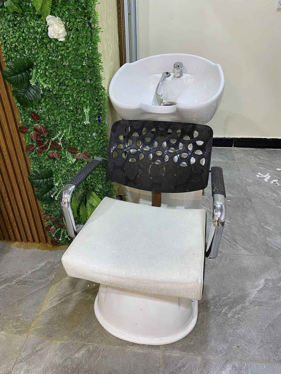 السلام عليكم عدنا غراض صالون مستعجلين ع بيعهم كلهم بيعه وحده للتواصل ***********
