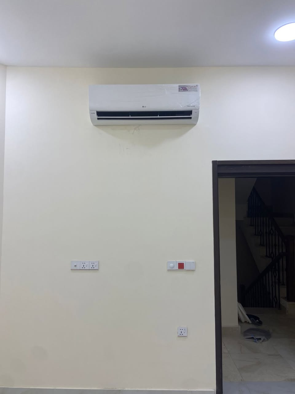 ️🔥 عروض شهر شباط من فرح لخدمات التبريد والكهربائيات 🌸
بداية شهر جديد… وراحة تدوم وياكم صيف وشتا 🌬️❄️  

خبرة ✨ التزام ✨ شغل نظيف يرضيكم  

🔔 عرض خاص لشهر شباط فقط  

🎁 خصم 20% عند تنصيب أكثر من سبلت واحد  

📞 للاستفسار: ***********  

⸻  

🔧 خدماتنا خلال عروض شهر شباط:  

• تنصيب جميع أنواع السبالت  

(سبلت – هايبرد – انفيرتر)  

• صيانة الأعطال + تنظيف وتعقيم داخلي وخارجي  

• سحب وشحن غاز بجميع أنواعه  

• تبديل كمبريسر – معالجة تسريب  

• تنظيم السواقي والأسلاك بشكل أنيق  

• إعادة تنصيب السبلت عند النقل أو السكن الجديد  

• تنصيب سخانات كهربائية  

• أعمال كهربائيات بسيطة  

• نقاط تنظيف البيوت من الأتربة  

• شغل مرتب بدون فوضى  

🌸 وبلمسة أنثوية منظمة  

⸻  

📍 مناطق العمل ضمن عروض شهر شباط:  

• الحِلّة – كربلاء – الأنبار – الكوت  

(يشترط 4 سبالت وفوق)  

• بغداد  

الكرخ – الرصافة (مباشر بدون شرط)  

⸻  

⏰ نلتزم بالمواعيد  

نوصل بنفس الوقت المحدد ✔️  

احترام كامل للزبون وللبيت  

وشغل مضمون 100%  

⸻  

💗 مبادرة فرح الإنسانية – مستمرة بشهر شباط  

“بقدر المستطاع” نساعد العوائل المتعفّفة  

بتنصيب السبالت بأسعار رمزية أو مجاناً حسب الحالة الإنسانية  

⸻  

✨ متواجدين 24 ساعة  

بأي وقت تحتاجونا نجيكم ✨  

📲 للحجز والتواصل (اتصال / واتساب):  

***********  

***********  

🌟 فرح لخدمات التبريد والكهربائيات  

ثقة… راحة… أمان ب
