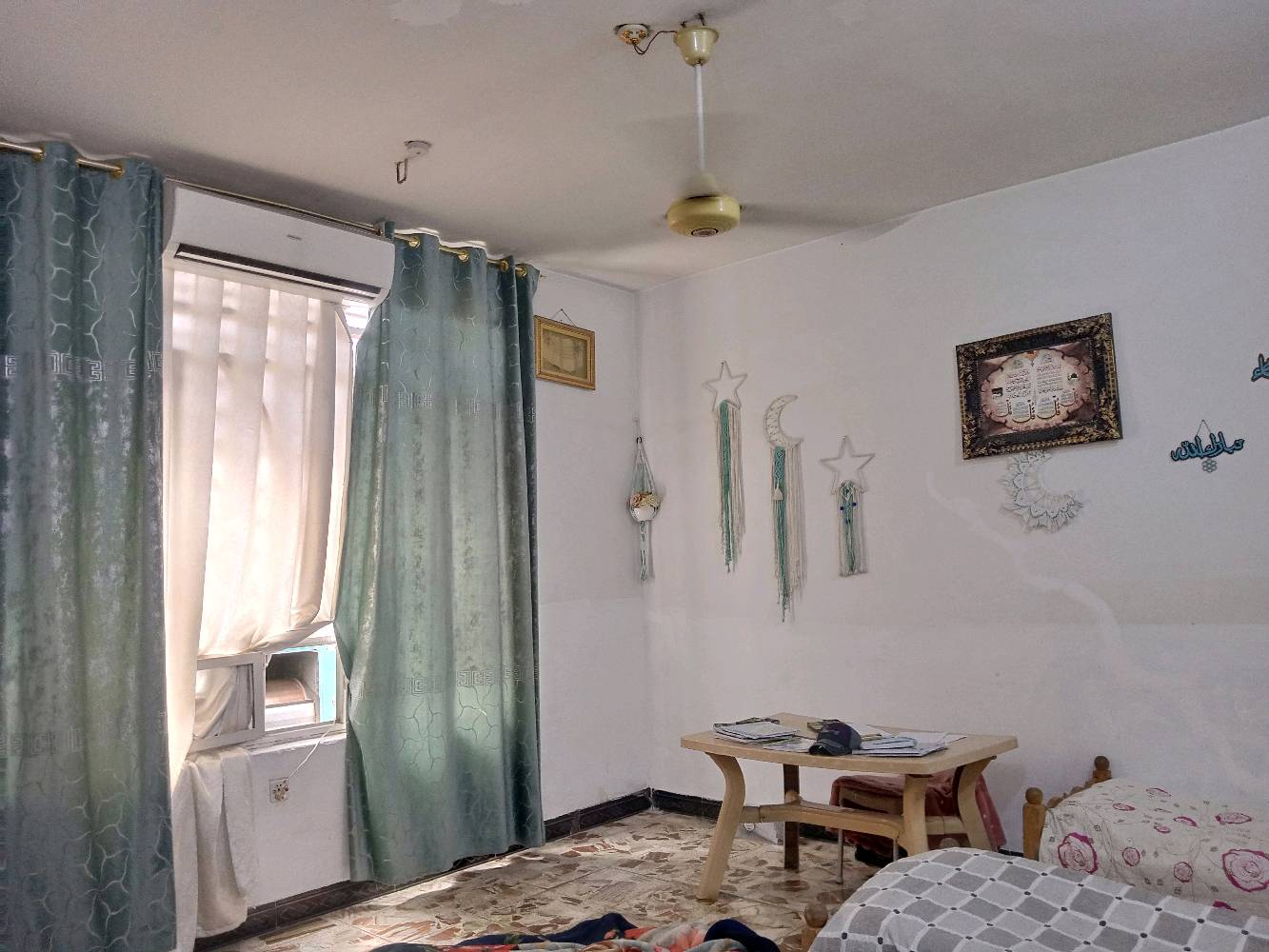 بيت بالمحموديه حي الشهداء 288متر بناء بلوك    قاط ونص طابو ملك صرف كامل خدمات ماء ومجاري وتبليط وكهرباء 4غرف نوم 2صالات مطبخ وحمامات 2 واستقبال للاستفسار ***********.  بي واتساب