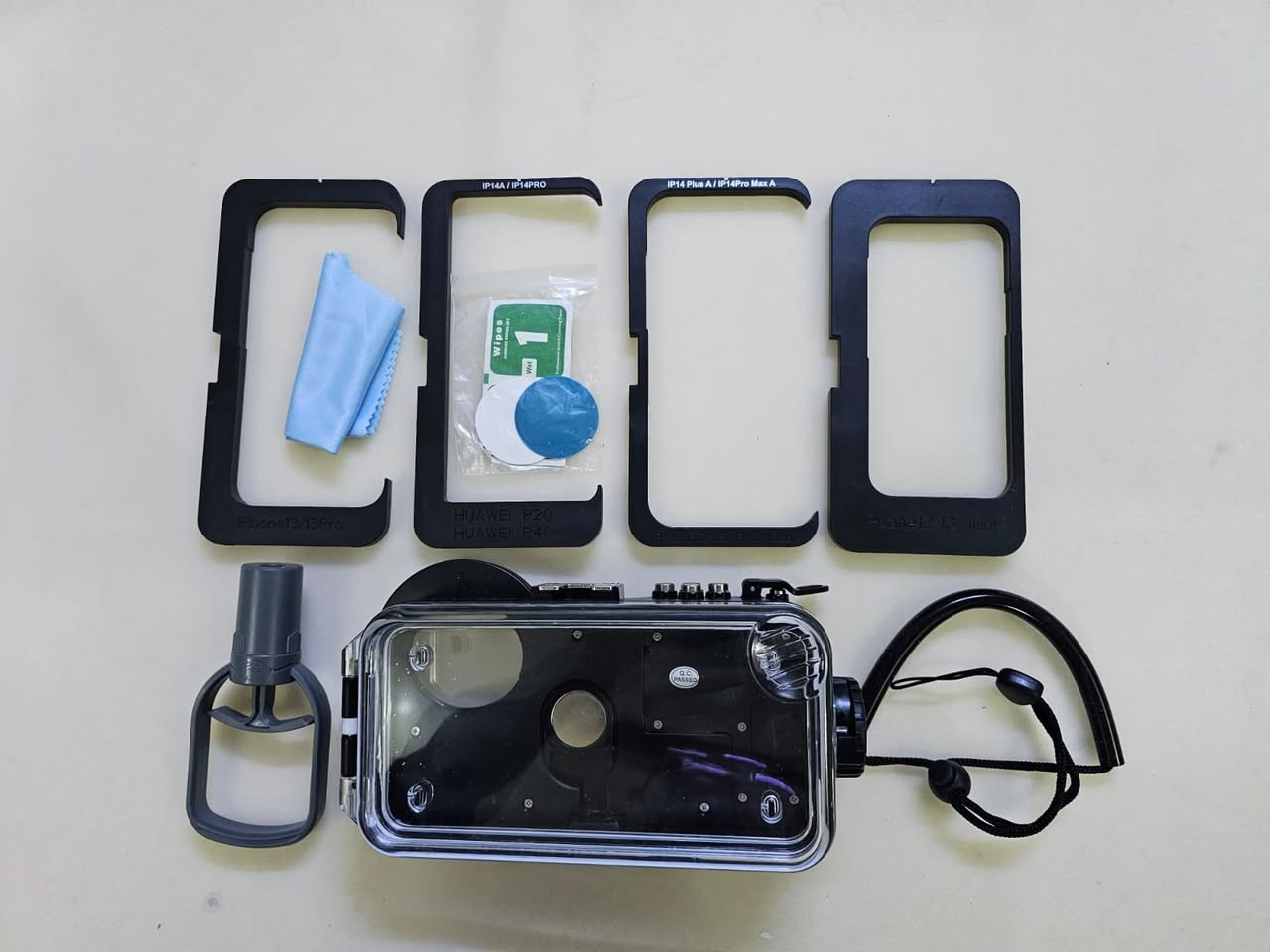 السلام عليكم 

حافظة الهاتف الذكي للتصوير تحت الماء / تعمل بالبطاريه / بلوتوث 

السعر 15 الف 

التفاصيل داخل الصور / للتواصل *********** واتس اب توصيل بغداد (5) آلاف محافظات (6) الاف للمزيد زوروا صفحتنا على الفيس بك 

https://www.facebook.com/profile.php?id=61560710157601
