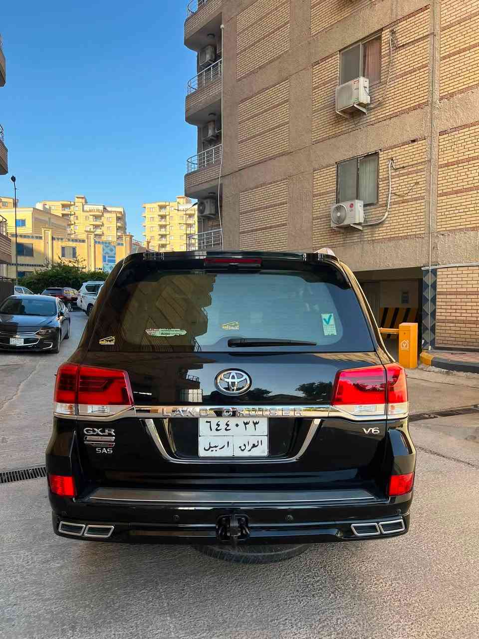 Toyota Land Cruiser 2021
V6 4.0
المواصفات 1/1 شركة SAS الي معروفه مواصفاتها

السيارة مابيها اي قطعة صبغ او تبديل فقط PDR بالصندوك

وعليها دوشمة مقاعد امامية وحمام داخلي وبولش كله يم المندلاوي

يجي لونها اسود مميز شذرتين بلادي
وكذلك التكمة الداخلية تجي فابرك نفس ال VXR 

السعر:54000$ وقابلة للتفاوض
ماشية 125000 كيلو 
العنوان:بغداد مجمع الايادي
***********
