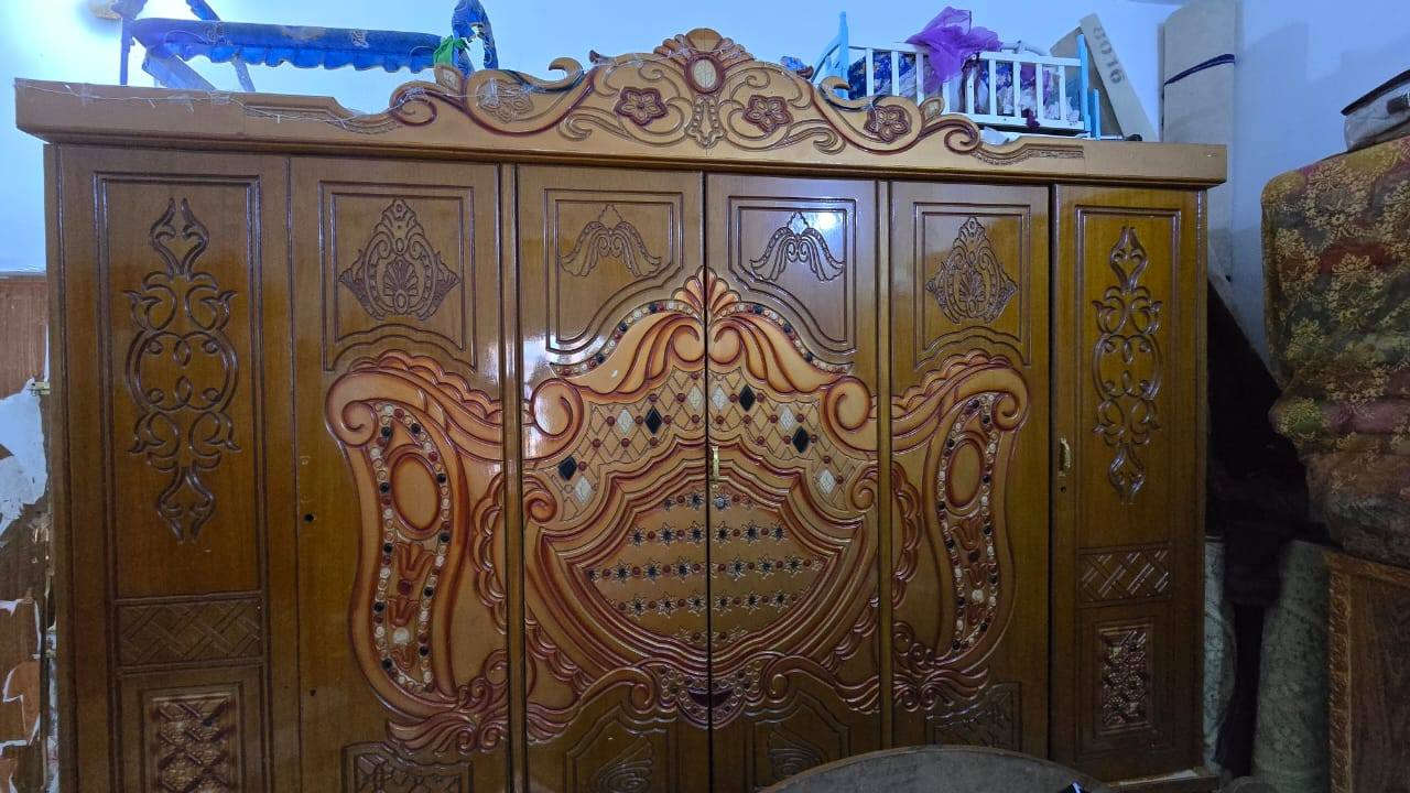 السلام عليكم غرفه ام السته نظيفه رزقام صاج ويدات سعر الغرفه 850 وبيها مجال مكان الغراف مراوس هم اراوس ***********
