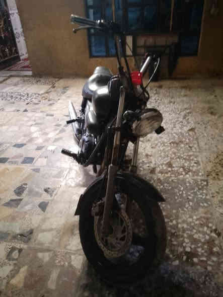 السلام عليكم دراجه هارلي للبيع دراجه بيع كوم حديد دراجه تشتغل كابريتر تخمد ابيع كوم حديد  سعر 250 وبيها مجال بغداد رشاد رقم الهاتف ***********
