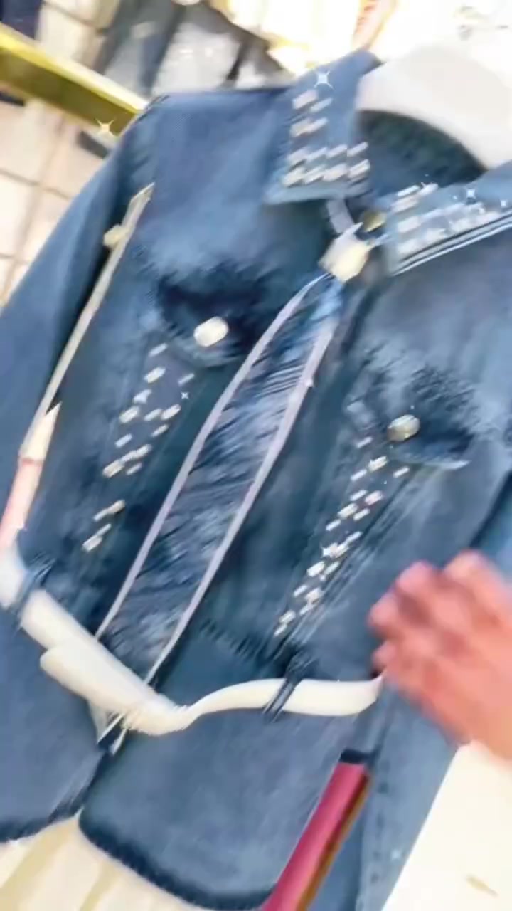 بمناسبة حلول عيد الأضحى المبارك 🌙🍒
——————-
وفرنالكم فستان كابوي بناتي محير قطعتين  👘🕶
خامة اصلية تركي🇹🇷
يلبس من قياس 10–25 سنة

كوزمتك ريحانه🌂☂️🍓

العنوان /كوت /الانوار /شارع المواكب 

للحجز/***********📲✔️
